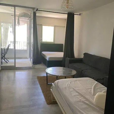 Le Petit Port Apartment